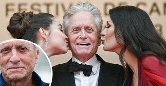 Michael Douglas kann seine Emotionen nicht verbergen, als er in Cannes von Frau und Tochter unterstützt wird